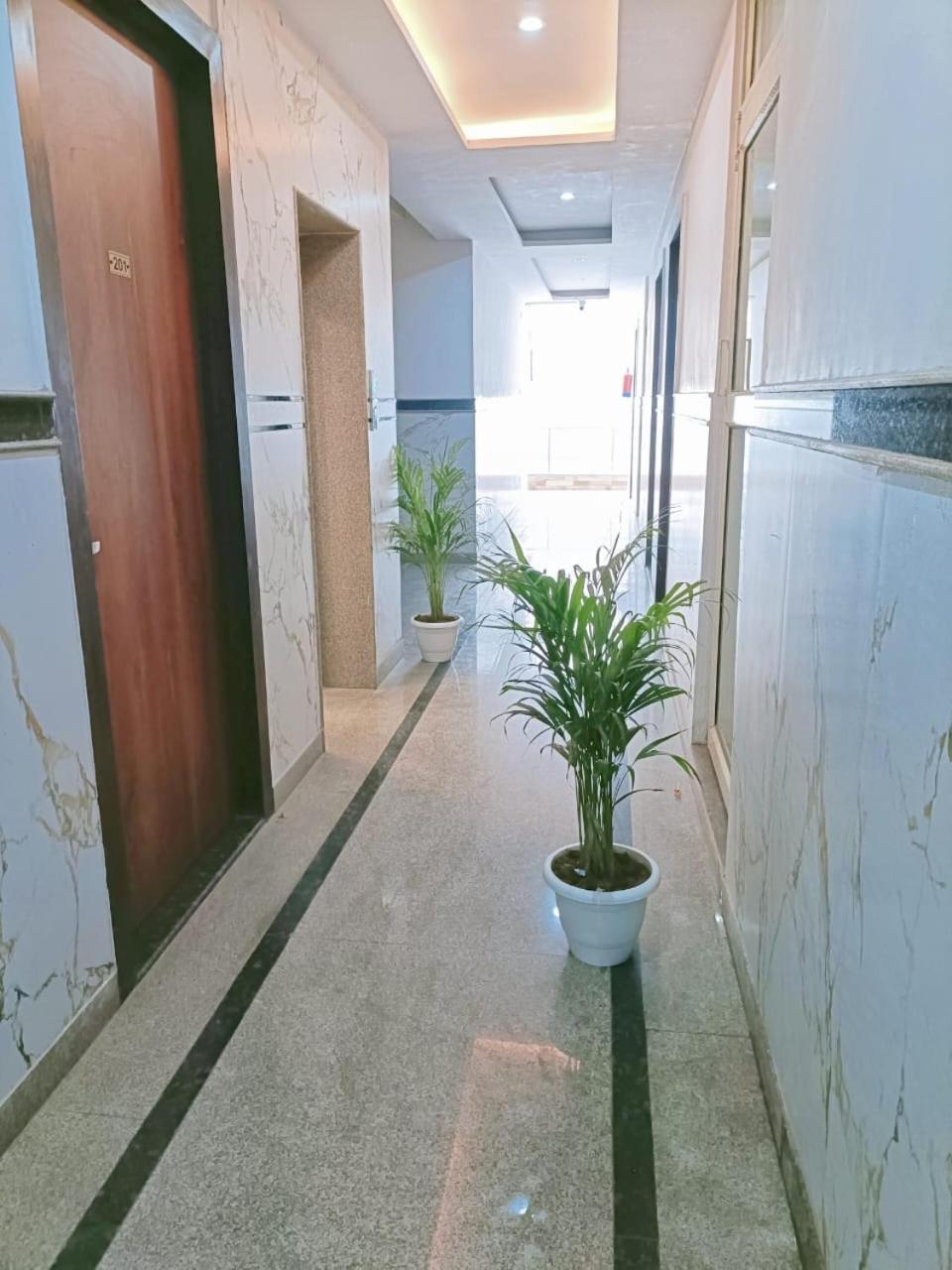 Ambiance Plazaa A Family At- Delhi Airport Hotel 4*